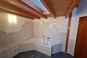 Helle und gemütliche 3-Zimmer-Dachgeschosswohnung mit Balkon, EBK, inkl. TG-Stellplatz in Köln – Frohnhofstr. 104, 50827 Ossendorf, Köln – Vorschaubild 23