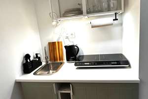 Lorettoviertel Düsseldorf - vollmöbl. Single-Apartm. mit Balkon und Blick auf Rheinturm zu vermieten – 40219 Unterbilk, Düsseldorf – Vorschaubild 8