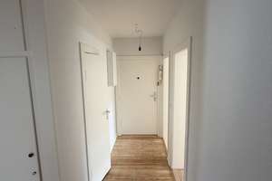 wunderschöne 4 Zimmer Wohnung mit großer Loggia. – Insterburger Str. 7, 24149 Neumühlen-Dietrichsdorf, Kiel – Vorschaubild 3