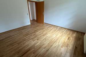 Nachmieter ab 1.10. gesucht ! Moderne EBK - Tageslichtbad - im 1.OG ! – Zeißstraße 74, 9131 Hilbersdorf, Chemnitz – Vorschaubild 9