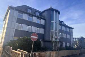 4 stockiges Büro Mehrfamilienhaus mit Umbaumöglichkeit zu verkaufen – Birkenfeld (Kreis) – Vorschaubild 1