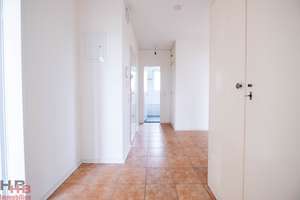 4-Zimmer-Wohnung mit großer Loggia im beliebten Stadtteil Schwachhausen – Die vollständige Adresse der Immobilie erhältst du vom Anbieter., 28213 Riensberg, Bremen – Vorschaubild 2