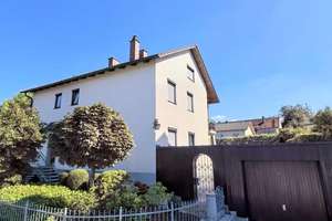 Einfamilienhaus mit großem Garten in Rottenburg an der Laaber zu verkaufen! – Die vollständige Adresse der Immobilie erhältst du vom Anbieter., 84056 Rottenburg an der Laaber – Vorschaubild 1