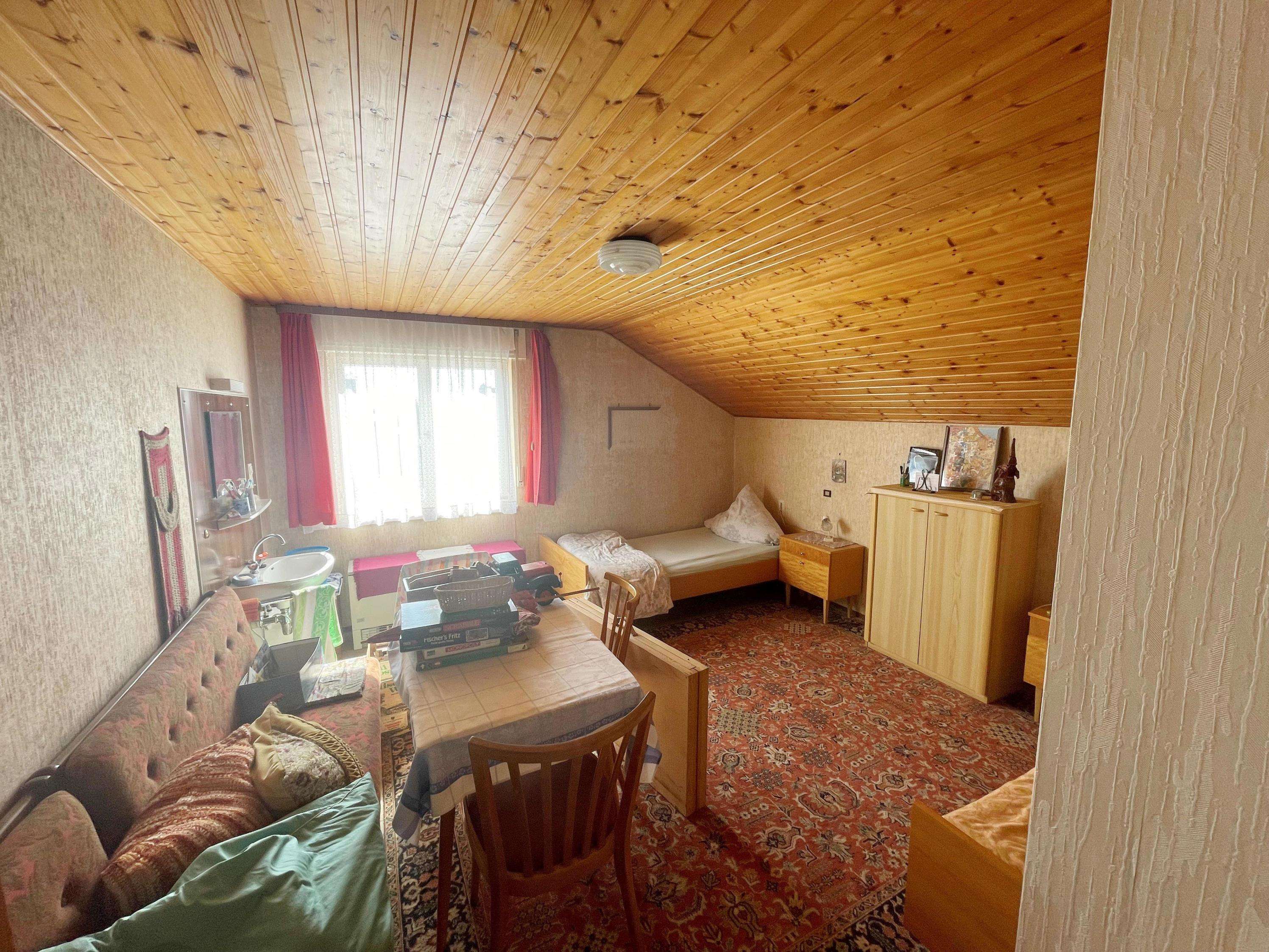 Immobilie in Hasel - Großzügiges Haus sucht Ihre Ideen zur neuen Nutzung - Bild 2