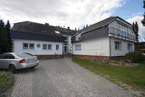 Hauptstadtmakler-Attraktives Mehrfamilienhaus in Top-Lage zur Eigennutzung oder Kapitalanlage – Barnim (Kreis) – Vorschaubild 1