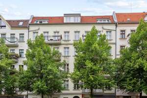 Moderne Dachgeschosswohnung mit Terrasse in urbaner Lage – Die vollständige Adresse der Immobilie erhältst du vom Anbieter., 10247 Friedrichshain, Berlin – Vorschaubild 1