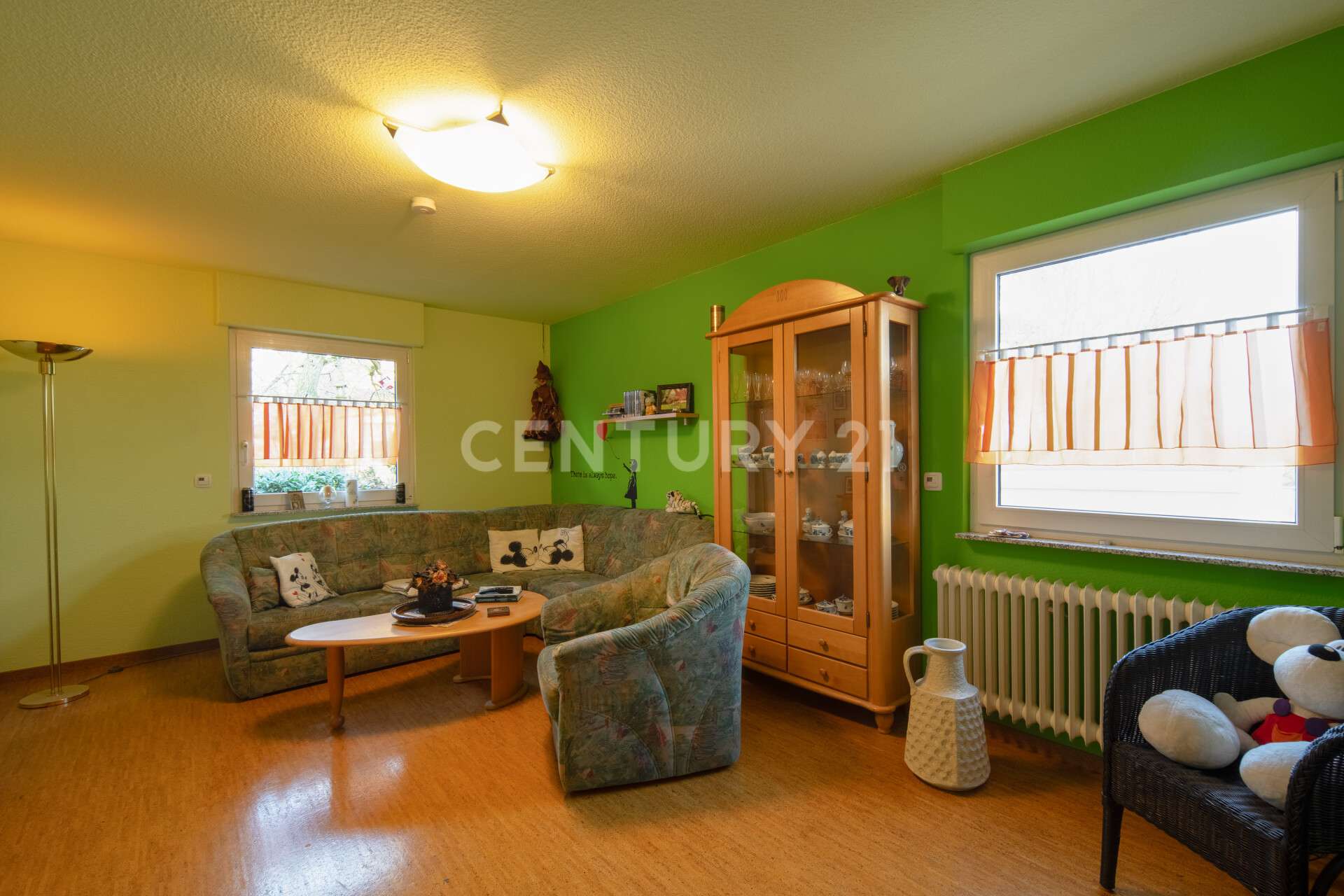 Immobilie in Essenheim - Familienparadies – Zweifamilienhaus mit Traumgarten & Extra-Grundstücksoption - Bild 0