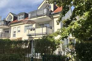 Schöne 4-Zimmer-Wohnung mit Einbauküche, Terrasse und 2 Bädern in Waldtrudering