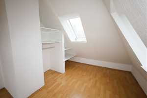 2-Zimmer-Dachgeschosswohnung mit neuer Einbauküche und großer Dachterrasse – Hamburg – Vorschaubild 6