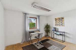 TRAUMHEIM - EFH mit 307 m² Innenraum, einem 600 m² großen Grundstück und zwei Garagen in Aichach – Aichach-Friedberg (Kreis) – Vorschaubild 10