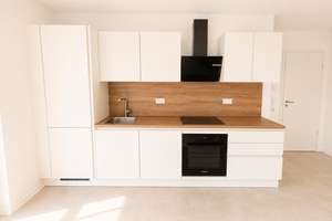 Erstbezug auf ca. 65 m²: Lichtdurchflutetes Appartment mit EBK, Schrank, Bett & Sofa – Außer der Schleifmühle 4, 28203 Ostertor, Bremen – Vorschaubild 3