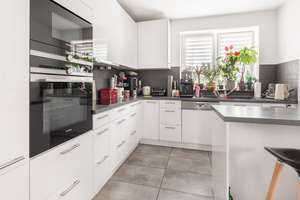 Viel Platz für die ganze Familie – modernes Einfamilienhaus in zentraler Lage Hamburg-Lokstedt! – Die vollständige Adresse der Immobilie erhältst du vom Anbieter., 22453 Niendorf, Hamburg – Vorschaubild 8