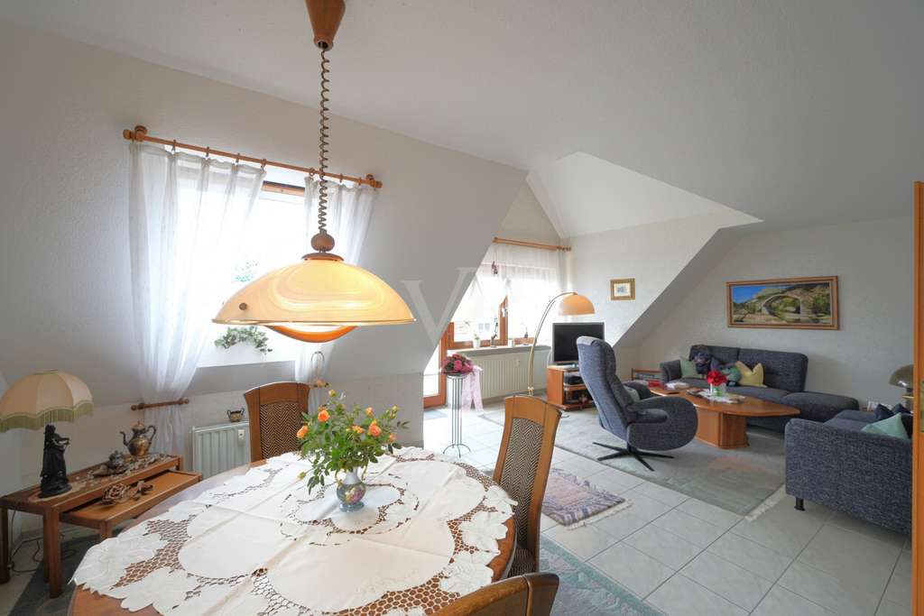 Immobilie in Kupferzell - Gepflegte Maisonette-Wohnung mit Balkon, Einbauküche und Doppelgarage - Bild 4