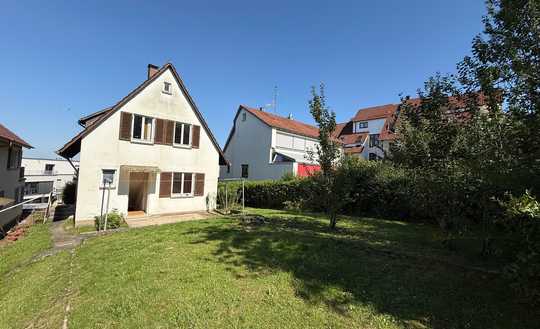 "Handwerker aufgepasst" - Freistehendes Einfamilienhaus mit schönem, großen Gartenbereich