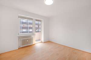 Helles Apartment mit Balkon für Student- U-Bahn Wettersteinplatz, schnelle Anbindung zur TUM – Die vollständige Adresse der Immobilie erhältst du vom Anbieter., 81547 Giesing, München – Vorschaubild 2