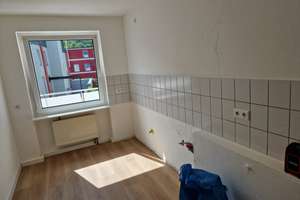 Komplett renovierte, helle 2 Zimmer Wohnung, KDB, großer Südbalkon, Nähe Uni und Hauptbahnhof – Gerstenstraße 28, 42119 Elberfeld, Wuppertal – Vorschaubild 3