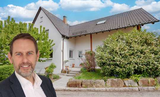 Gepflegtes Ein- bis Zweifamilienhaus in ruhiger Wohnlage mit 3 Garagen