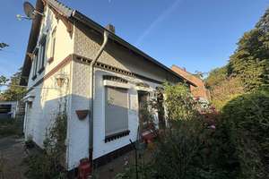 Gemütliche Doppelhaushälfte in ruhiger Wohnlage, kleiner Garten und toller Dachterrasse! – Friedhofsallee 3, 24768 Rendsburg – Vorschaubild 1
