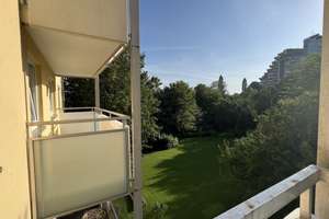 Privat ohne Maklerprovision: 3-Raum-Wohnung mit zwei Balkonen und EBK in München Bogenhausen