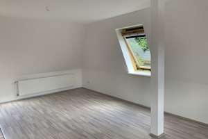 2-Zimmer-Dachgeschosswohnung mit EBK im Roten Feld / Lüneburg – Die vollständige Adresse der Immobilie erhältst du vom Anbieter., 21335 Rotes Feld, Lüneburg – Vorschaubild 2