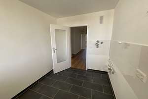 3-Zimmer-Wohnung mit Balkon und TG-Stellplatz in Nürnberg Langwasser – Imbuschstraße 10, 90473 Langwasser Südost, Nürnberg – Vorschaubild 3