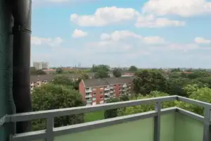 Einziehen & Ausblick genießen – Renovierte 2-Zimmer-Wohnung mit Fernsicht auf Erbbaugrund – Lübeck – Vorschaubild 10