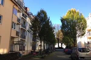 Sehr gut geschnittene, Zwei-Zimmer mit zwei Balkonen und Stellplatz in ruhiger Seitenstraße!!