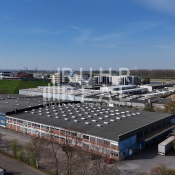 Flexible Lagerfläche in Monheim | ebenerdige Tore | Rampen