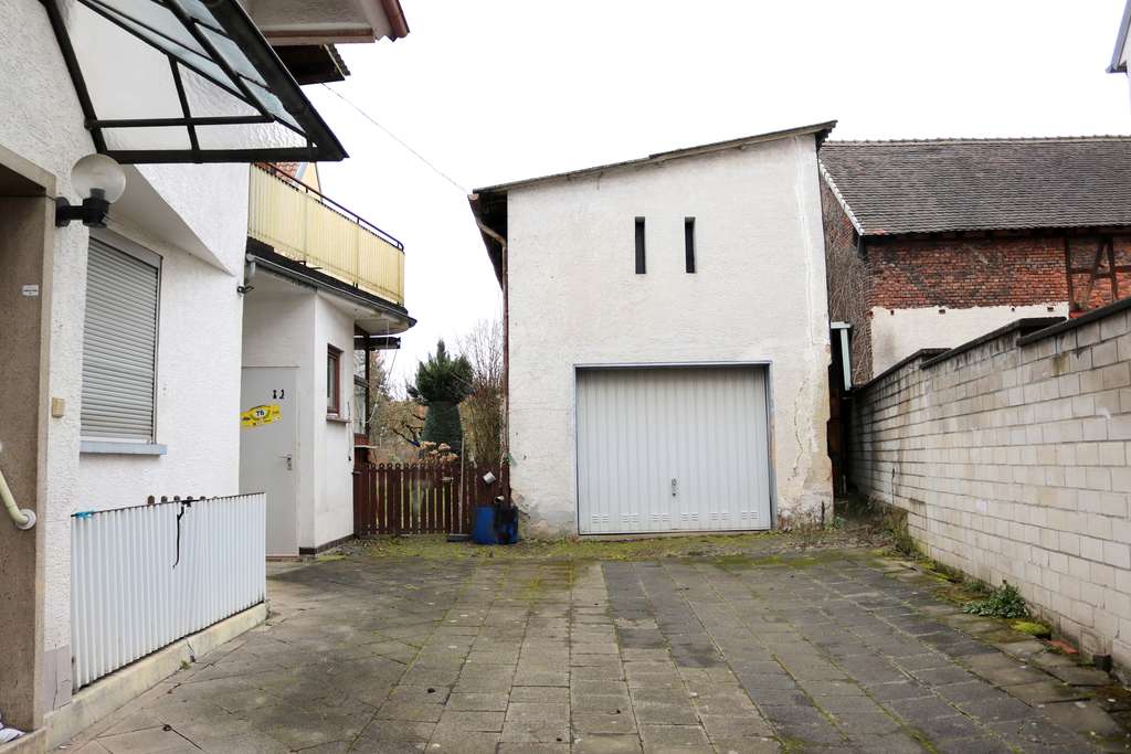 Immobilie in Heuchelheim - Gelegenheit: Schöne Hofreite in Heuchelheim mit Hof, Garage und Garten - Bild 3