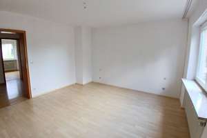 N-Kornburg! Schöne 4-Zi.-Wohnung mit Südterrasse, Garten, 2 Kellerräume + Garage! – Die vollständige Adresse der Immobilie erhältst du vom Anbieter., 90455 Kornburg, Worzeldorf, Nürnberg – Vorschaubild 12