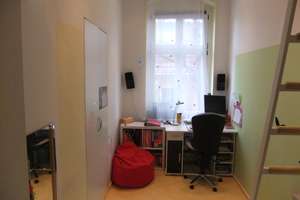 Charmante Altbauwohnung mit großzügigem Hof, Gartenidylle und gewachsener Hausgemeinschaft – Treskowallee 56, 10318 Karlshorst, Berlin – Vorschaubild 8