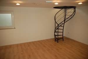 Helle 3-Zimmer-Maisonette-Whg mit Terrasse in Bestlage Forstenried, U-Bahn 2 Min., von privat – Leonistraße 4, 81476 Forstenried, München – Vorschaubild 5