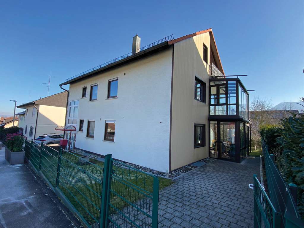 Immobilie in Eschenbach - Freistehendes Zweifamilienhaus mit Wintergarten - Bild 0