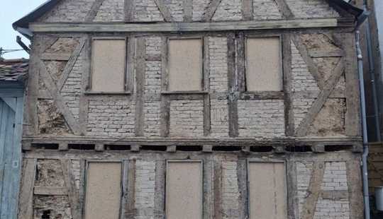 Bild von Historische denkmalgeschützte Hofreite in Wiesbaden-Nordenstadt