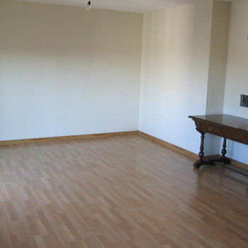 DUPLEX 3 SCHLAFZIMMER MIT 2 BÄDERN