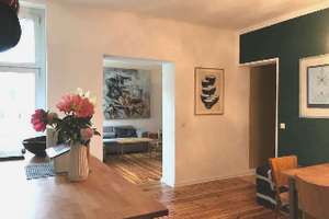 Helle 6-Zimmer-Wohnung mit 2 Eingängen