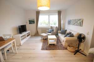 RESERVIERT: Direkte Rheinnähe - geschmackvoll eingerichtete, vollmöblierte, schicke 1 Zimmer Wohnung – Hauptstr. 239, 51143 Köln – Vorschaubild 1