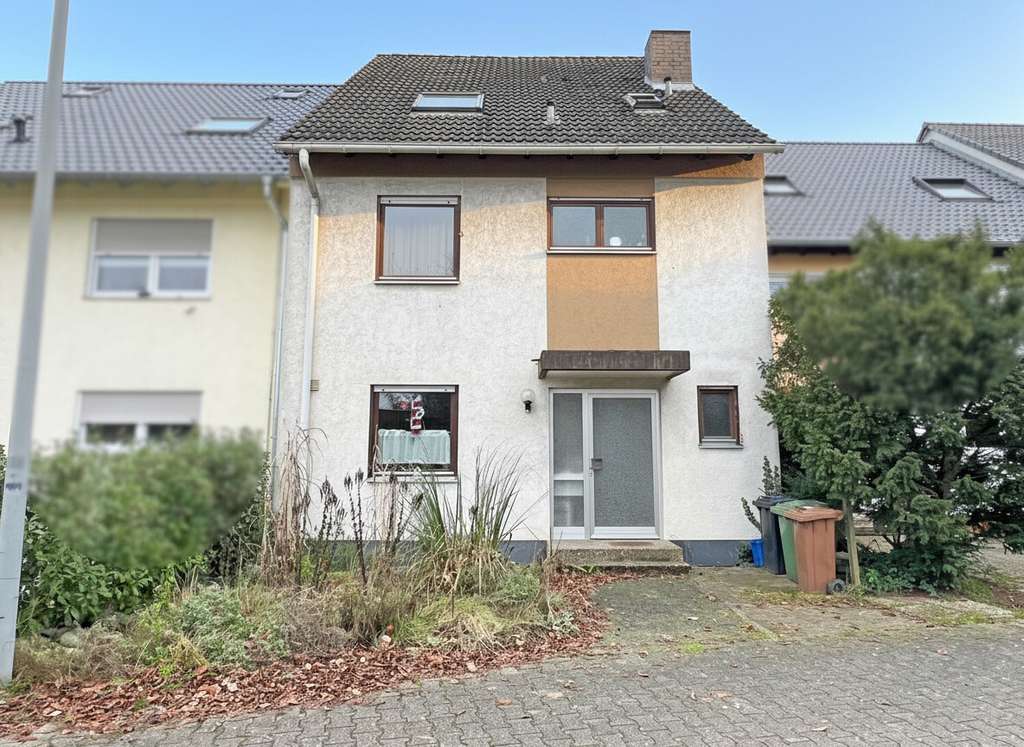 Immobilie in Weinheim - Reihenhaus mit viel Potenzial in ruhiger Wohnlage - Bild 2