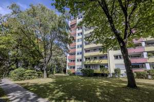 Ganz oben wohnen: Bezugsfreie 3-Zi-Eckwohnung mit Westloggia, Tageslichtbad und Weitblick – Die vollständige Adresse der Immobilie erhältst du vom Anbieter., 80935 Lerchenau-Ost, München – Vorschaubild 11