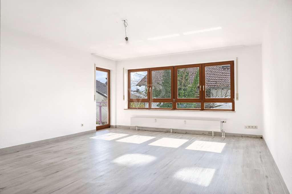 Immobilie in Renningen - Gut geschnittene 4-Zimmer-Wohnung, teilmodernisiert und mit zahlreichen Extras - Bild 2