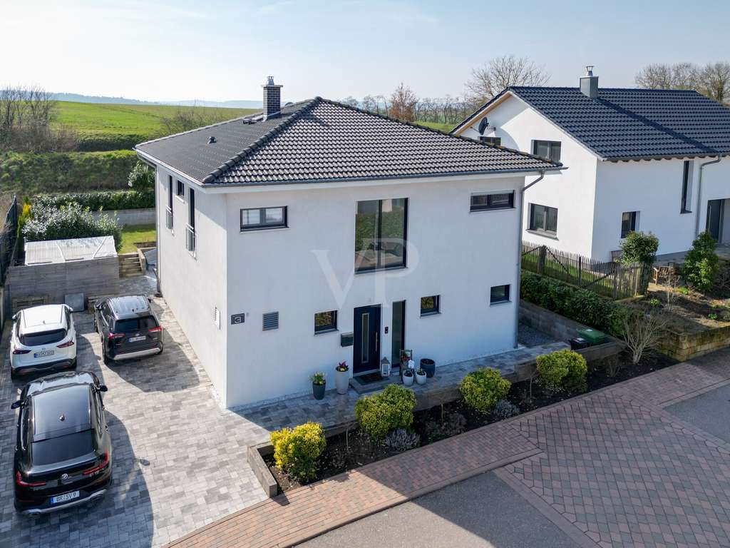 Immobilie in Zaisenhausen - Modernes Einfamilienhaus BJ 2016 | 180 m² Wohnfläche | Großzügiges Familienhaus mit Terrasse - Bild 1