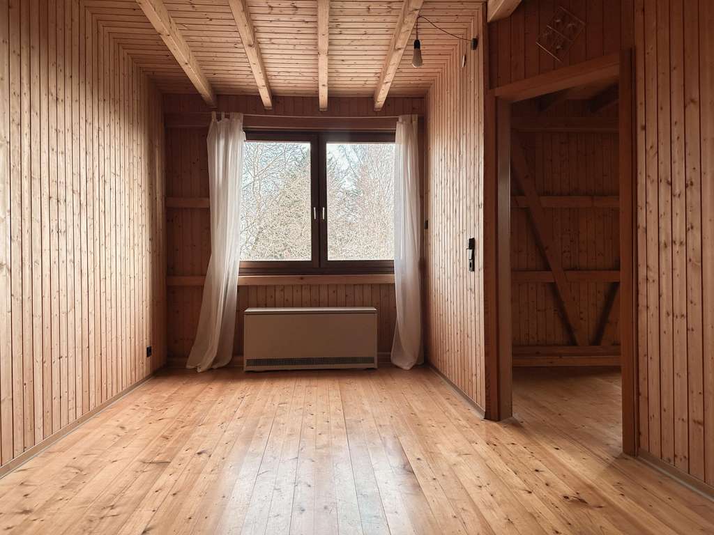 Immobilie in Baltmannsweiler - Viel Platz für die Familie - Bungalow mit Terrasse und schönem Blick ins Grüne - Bild 3