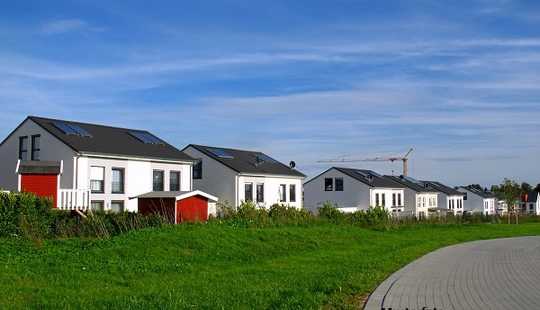 Bild von Fünffamilienhaus mit 3 Garagen