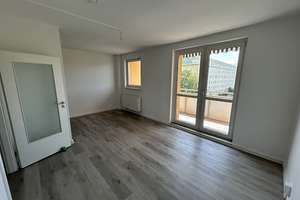 Platz für die ganze Familie! Helle 4-Zimmer-Wohnung mit Balkon! – Astonstraße 58, 39116 Sudenburg, Magdeburg – Vorschaubild 2