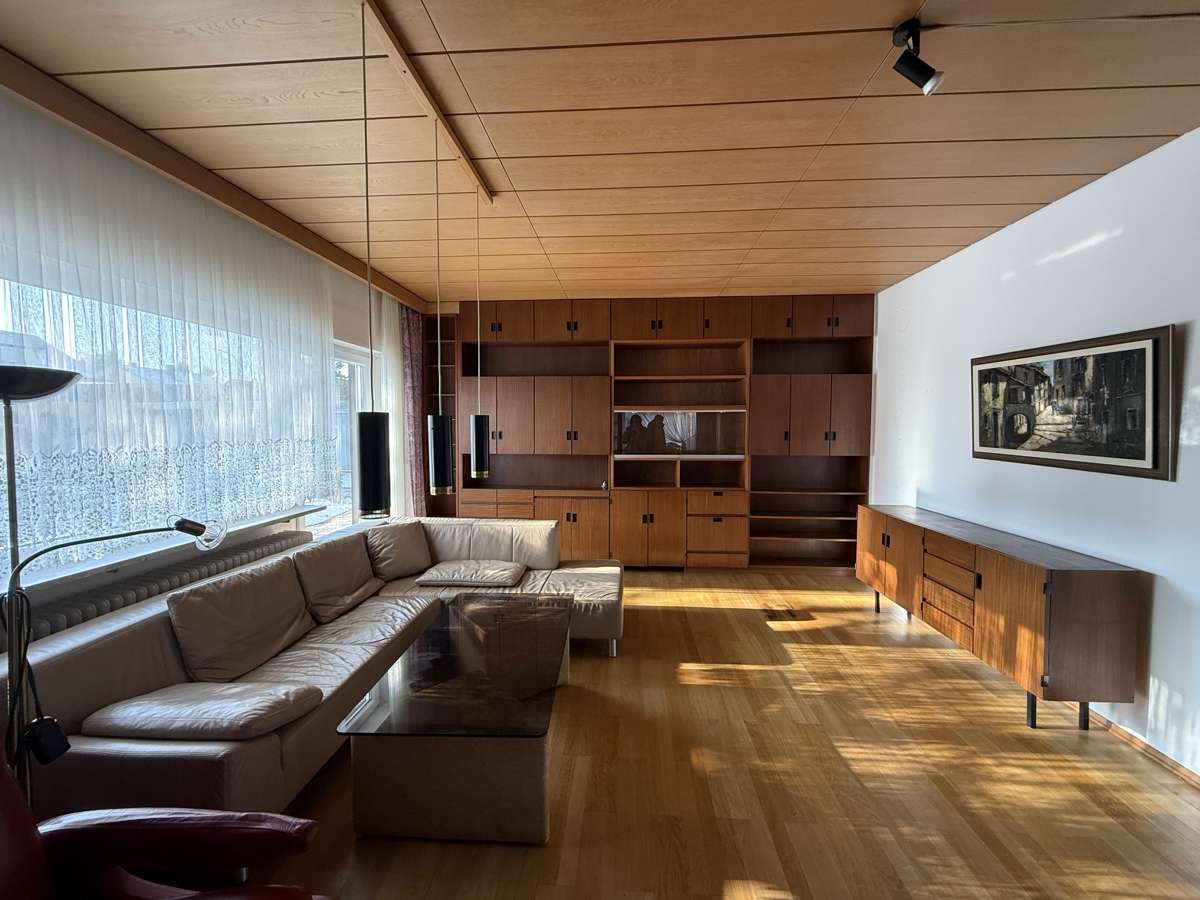 Immobilie in Mitterteich - Teilmodernisiertes Zweifamilienhaus mit kleiner Einliegerwohnung und großem Garten - Bild 4