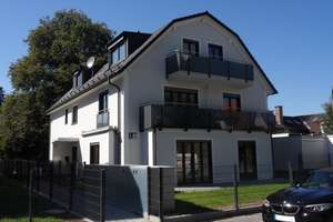 Stilvolle 3-Zimmer-EG-Wohnung mit gehobener Innenausstattung mit Terrasse und EBK