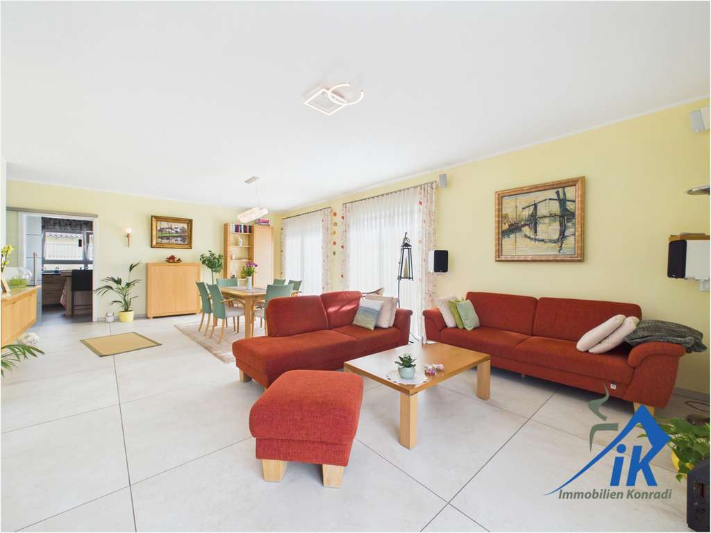 Immobilie in Grumbach - IK | Grumbach: neuwertiger Bungalow in Höhenlage mit traumhaftem Garten - Bild 3