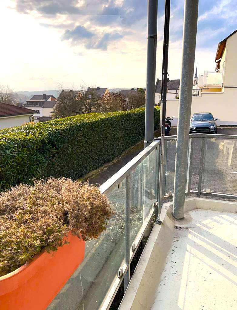 Immobilie in Höhr-Grenzhausen - Schön wohnen macht glücklich - Bild 2