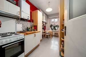 Nutzen Sie die virtuelle Tour: Vermietete 4-Zimmer-Wohnung in Berlin-Friedrichshain – Die vollständige Adresse der Immobilie erhältst du vom Anbieter., 10249 Friedrichshain, Berlin – Vorschaubild 5
