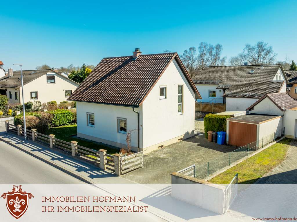 *** Renovierungsbedürftiges Einfamilienhaus in zentraler Lage ***